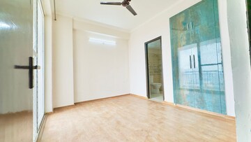 Room in 2 BHK Apartment at Amrapali Terrace Homes, Tech Zone 4 Greater Noida – for Rent