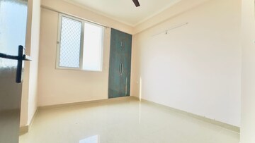 Room in 2 BHK Apartment at Amrapali Terrace Homes, Tech Zone 4 Greater Noida – for Rent