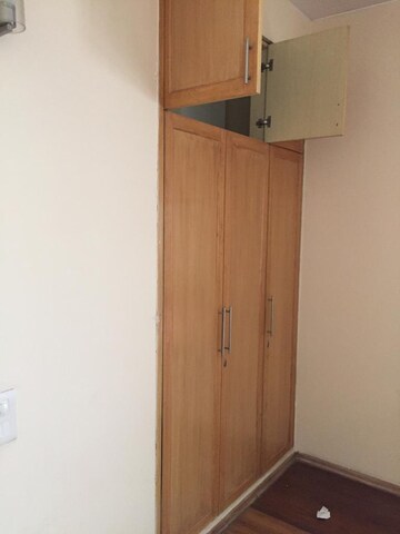 Furnished Amenities in 3 BHK Apartment at Nirvana Courtyard, Sector 50 – for Rent