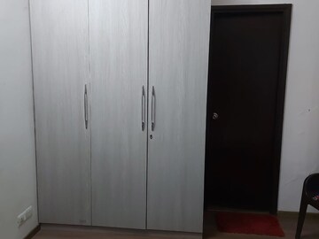 Room in 3 BHK Apartment at M3M Woodshire, Sector 107 – for Rent