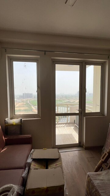 Room in 3.5 BHK Apartment at M3M Woodshire, Sector 107 – for Rent
