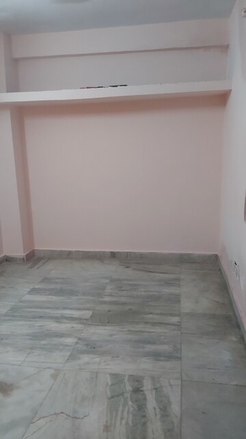 Furnished Amenities in 1 RK Builder Floor at Mayur Vihar – for Rent