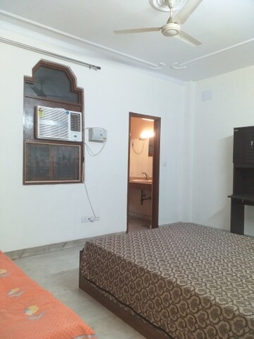 Bedroom in 2 BHK Builder Floor at East Patel Nagar – for Rent