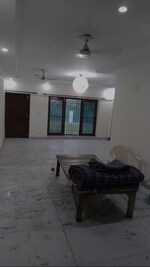 5 BHK + Pooja Room,Servant Room,Study Room,Extra Room 250 Sq.Ft. Independent House in RWA Apartments Sector 40