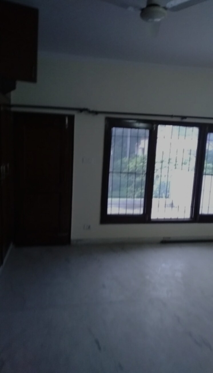 Room, rwa-apartments-sector-40 5 Bedroom 250 Sq.Ft. Independent House In Sector 40 Noida 8331013