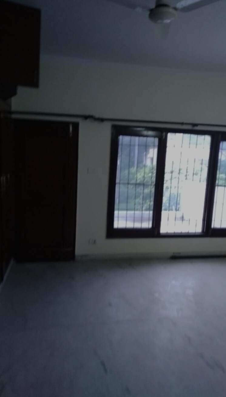 Room, rwa-apartments-sector-39 6 Bedroom 200 Sq.Mt. Independent House In Sector 39 Noida 8331071