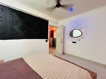 Room in 2 BHK Apartment at Saket – for Rent