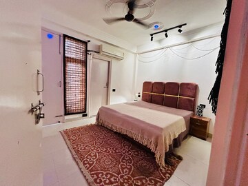 Bedroom in 2 BHK Apartment at Saket – for Rent