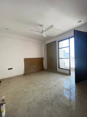 Room in 3 BHK Builder Floor at Saket – for Rent