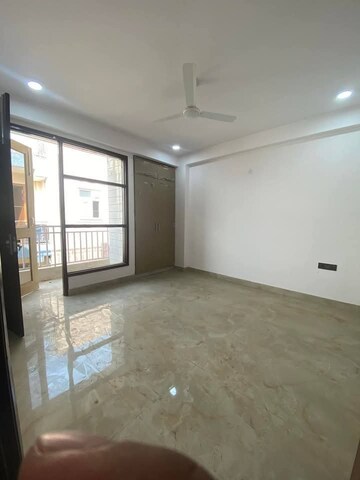Room in 3 BHK Builder Floor at Saket – for Rent