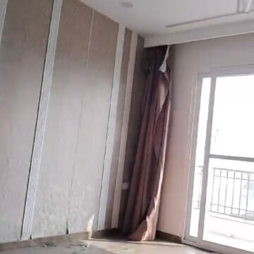 Building Lobby in 4 BHK Apartment at Vipul World Floors, Sector 48 – for Rent