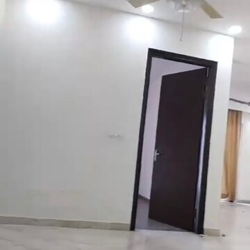 Room in 4 BHK Apartment at Vipul World Floors, Sector 48 – for Rent