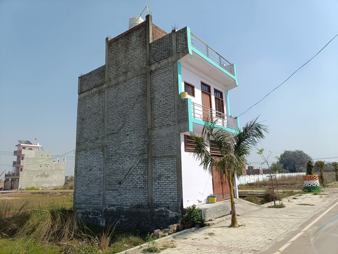 Plot For Sale in Anand Niketan