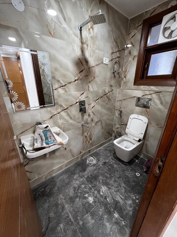Bathroom in 1.5 BHK Builder Floor at Saket – for Rent