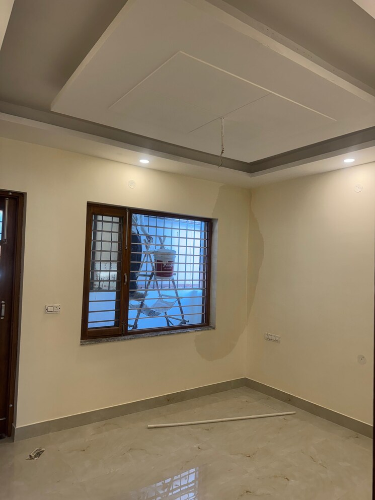 Room, jakhan rajpur road 3 Bedroom 3000 Sq.Ft. Villa In JakhaN Rajpur Road Dehradun 8331276