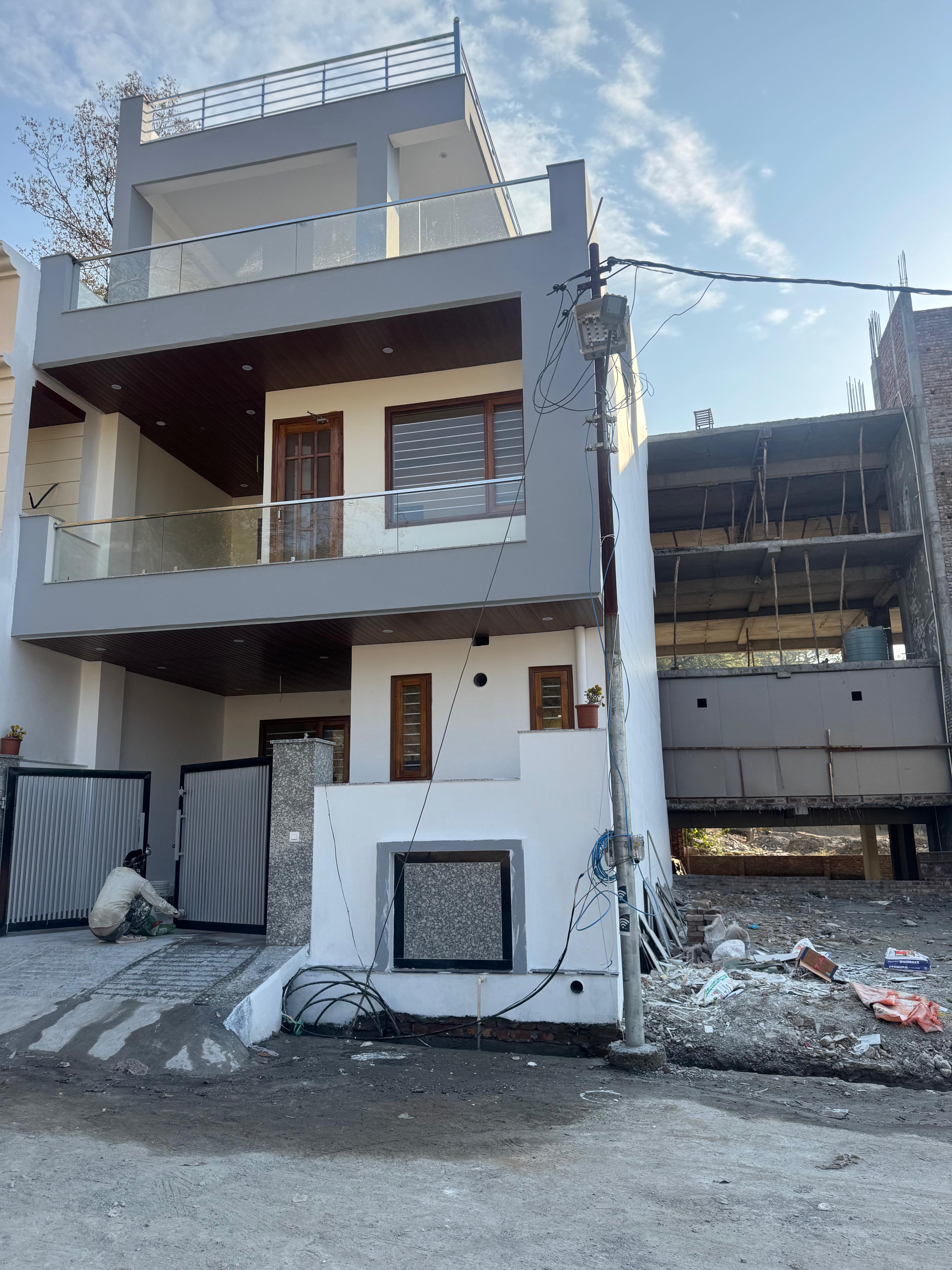 3 BHK + Pooja Room Villa For Sale in Jakhan Rajpur Road 