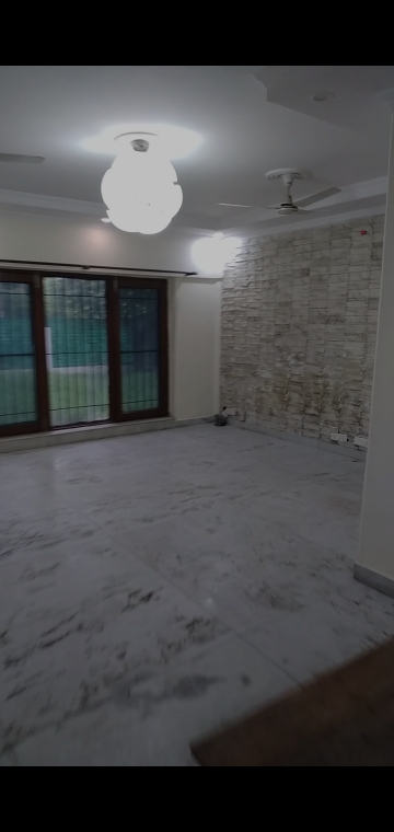 3 BHK + Pooja Room,Study Room 280 Sq.Mt. Independent House in RWA Apartments Sector 30