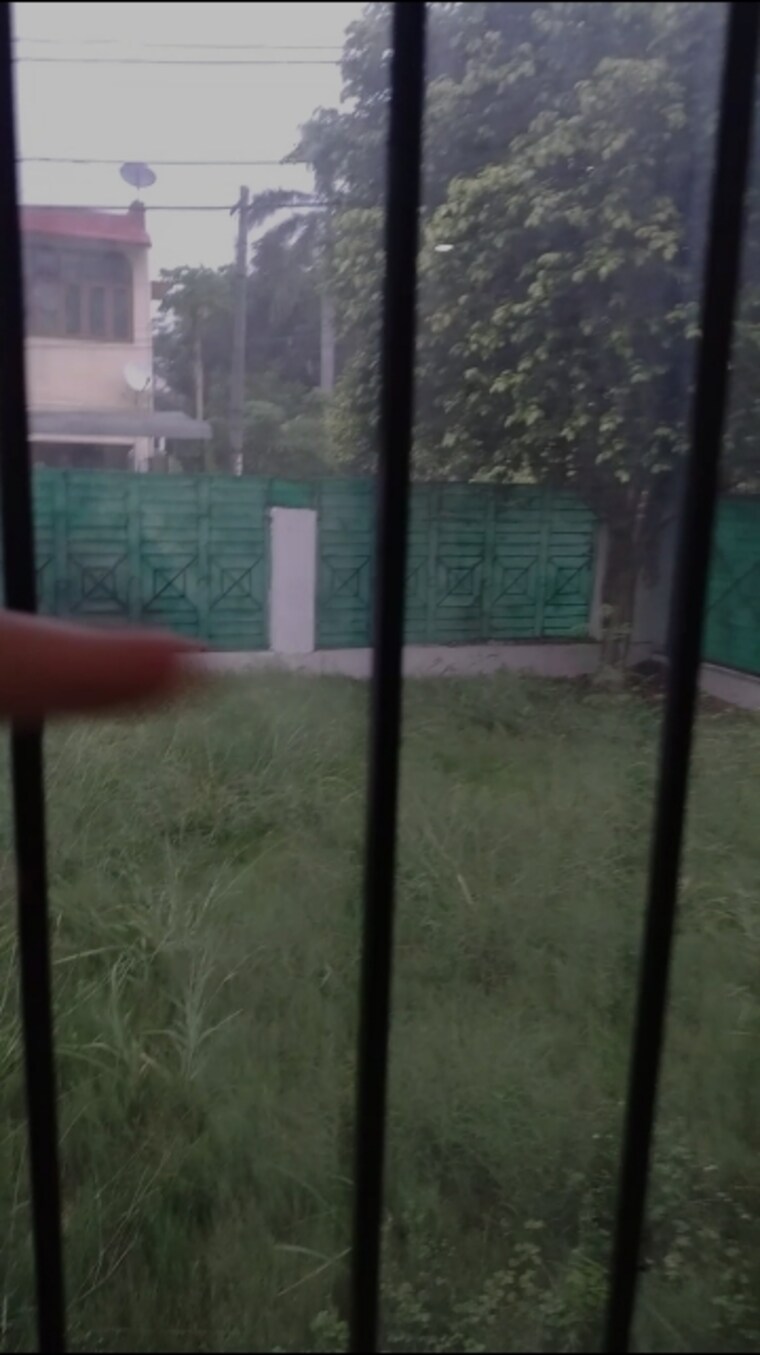 Room, rwa-apartments-sector-30 3 Bedroom 280 Sq.Mt. Independent House In Sector 30 Noida 8331286