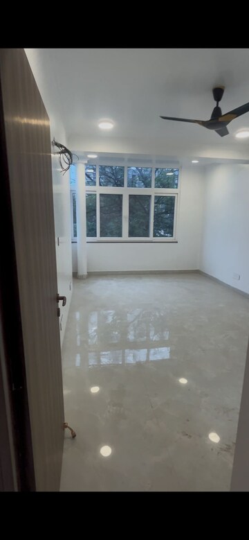 Room in 3 BHK Builder Floor at Ardee City, Sector 52 – for Rent