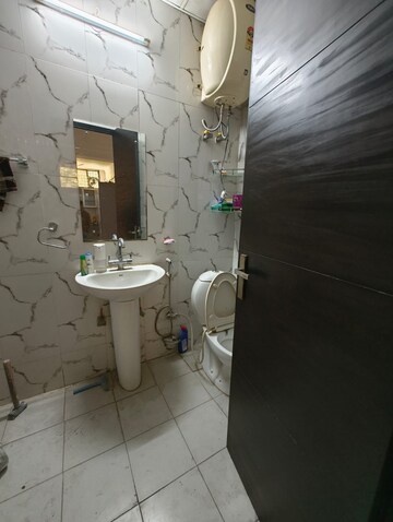 Bathroom in 3 BHK Apartment at Sector 55 – for Rent