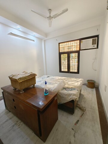 Living Room in 3 BHK Apartment at Sector 55 – for Rent