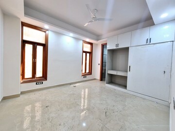 Room in 3 BHK Apartment at Saket – for Rent