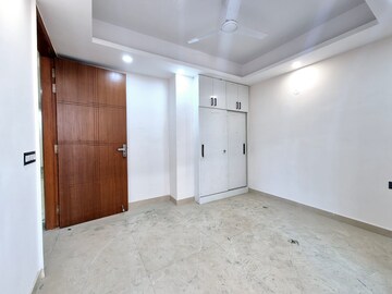 Room in 3 BHK Apartment at Saket – for Rent
