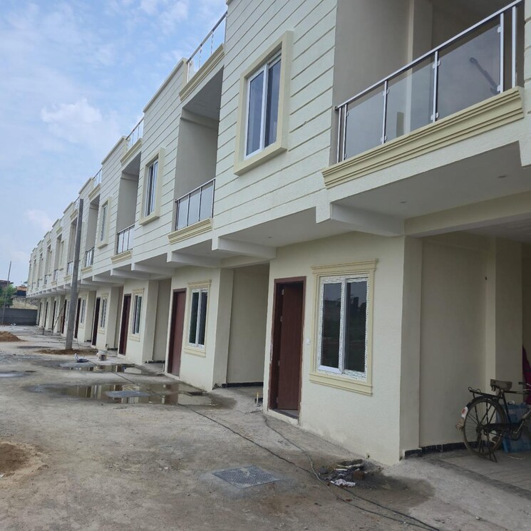 Exterior View, kingson-green-villa-phase-2 3 Bedroom 2050 Sq.Ft. Villa In Panchsheel Green Greater Noida 8331717