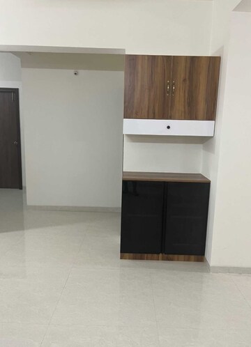 Room in 2 BHK Apartment at DSR RR Avenues, Yelahanka – for Rent