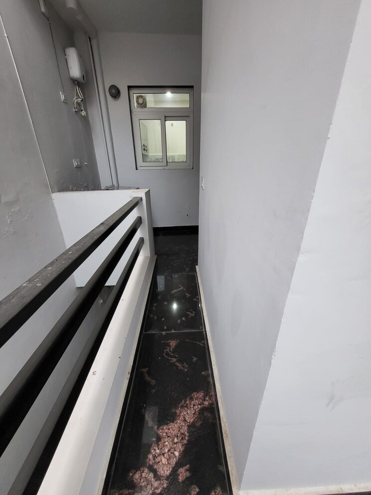 Balcony, bptp-district-phase-2 3 Bedroom 150 Sq.Yd. Builder Floor In Sector 84 Faridabad 8331800