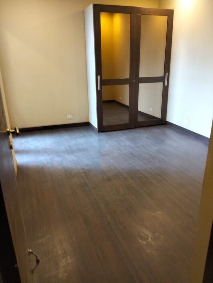 Bedroom, kailash colony 4 Bedroom 4000 Sq.Ft. Builder Floor In Kailash Colony Delhi 8331808