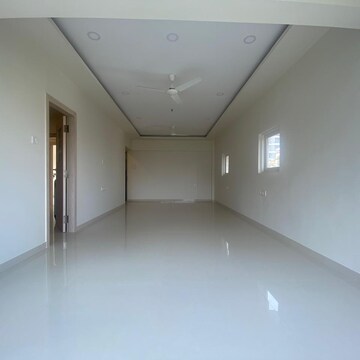 Room in 2 BHK Apartment at Park View Bandra, Bandra West – for Sale