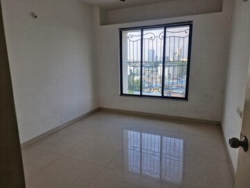 Room in 3 BHK Apartment at Spring Blossom, Mundhwa – for Rent