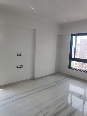 Room in 4 BHK Apartment at Bombay Realty One ICC, Dadar East – for Sale