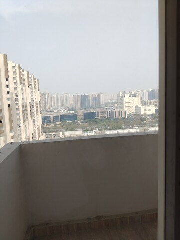 Swimming Pool in 2 BHK Apartment at Amrapali Riverview, Amrapali Leisure Valley – for Rent