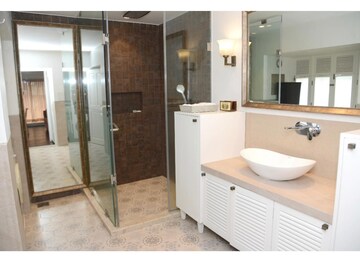 Bathroom in 3 BHK Apartment at Andheri East – for Rent
