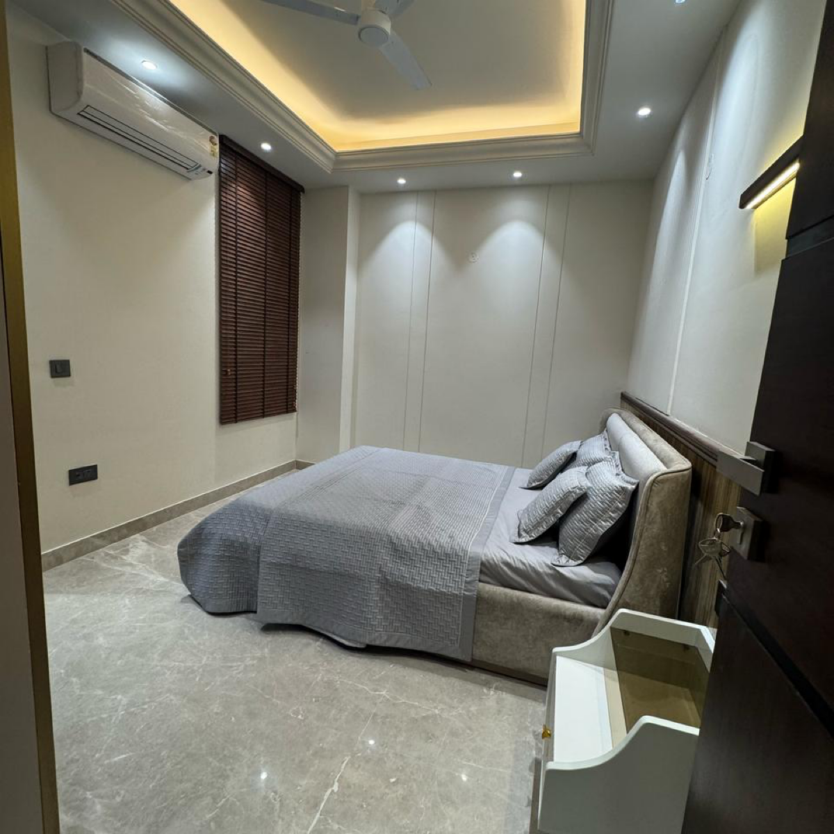 3 BHK + Servant Room Builder Floor For Sale in Vipul World Floors