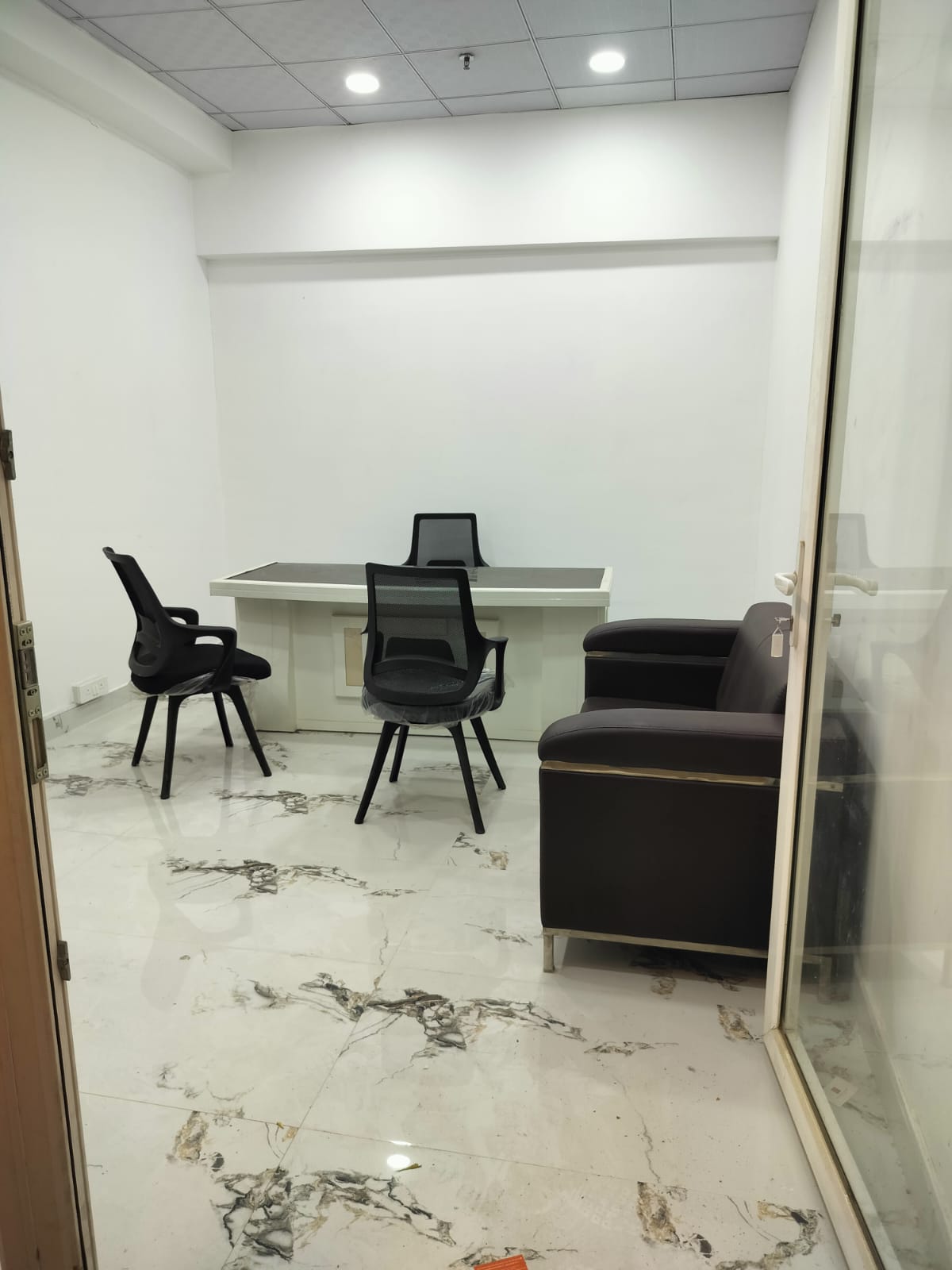 Retail Shop For Sale in Gaur City Center