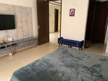 Bedroom in 3 BHK Builder Floor at Dlf Cyber City, Sector 24 – for Rent