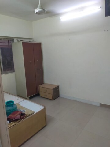 Room in 1 BHK Apartment at Goregaon West – for Rent