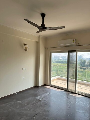 Room in 1 BHK Builder Floor at DLF Cyber Park, Sector 20 – for Rent