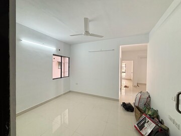 Room in 2 BHK Apartment at DTC Southern Heights, Joka – for Rent