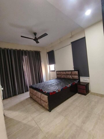 Bedroom in 2 BHK Builder Floor at DLF Cyber Park, Sector 20 – for Rent