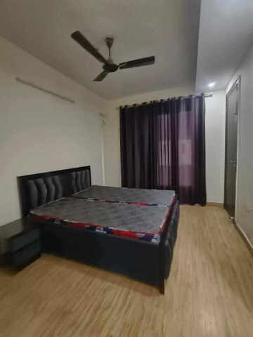 Bedroom in 2 BHK Builder Floor at DLF Cyber Park, Sector 20 – for Rent
