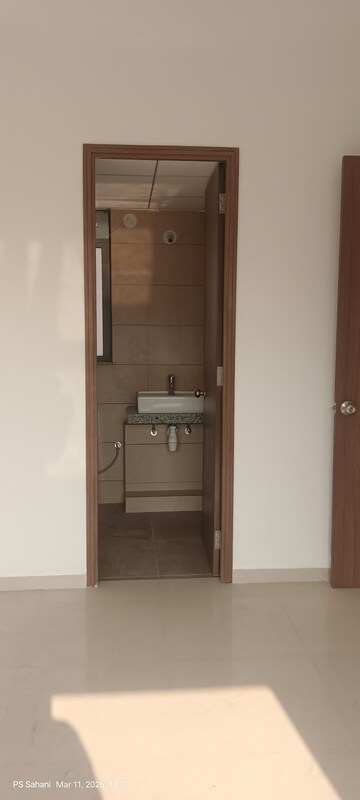 Furnished Amenities in 1 BHK Apartment at Kalpataru Immensa, Kolshet Road – for Rent