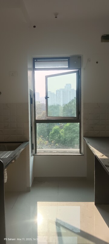 Bathroom in 1 BHK Apartment at Kalpataru Immensa, Kolshet Road – for Rent
