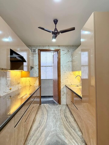 Kitchen in 3 BHK Builder Floor at DLF Cyber Park, Sector 20 – for Rent