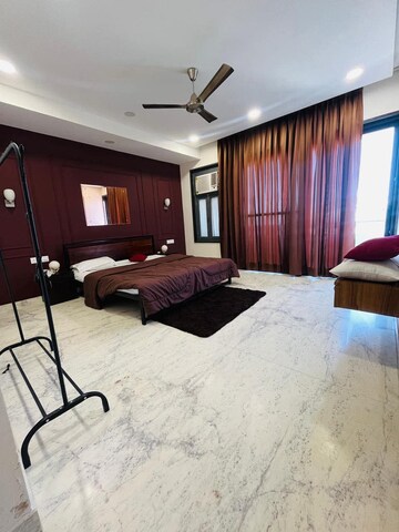 Bedroom in 3 BHK Builder Floor at DLF Cyber Park, Sector 20 – for Rent