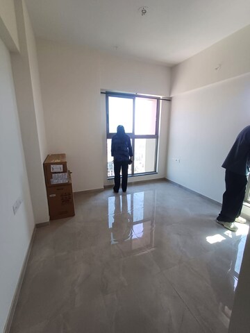 Room in 1 BHK Apartment at Sheth Irene, Malad West – for Rent