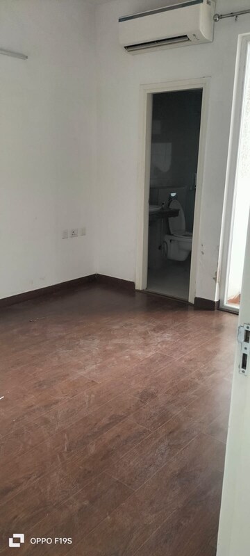 Room in 3 BHK Apartment at Mapsko Mount Ville, Sector 79 – for Rent